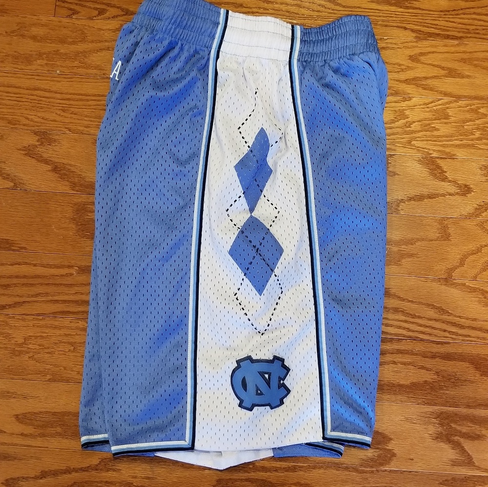 Nike - UNC Tarheels Shorts - Vintage 90's